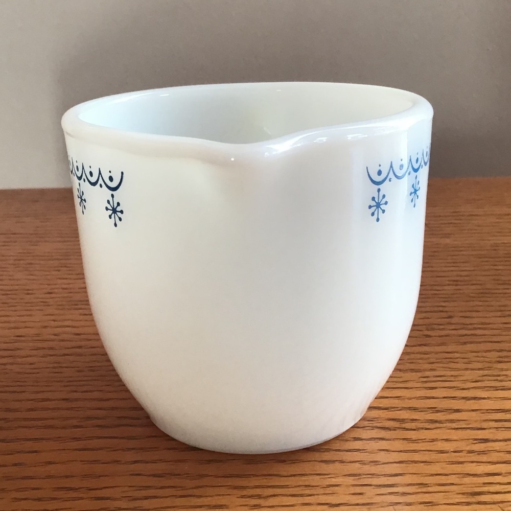Pyrex Vintage Snowflake Blue Garland Creamer Corning Glass - Picture 3 of 8